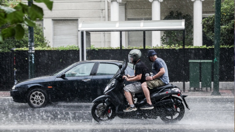 Μαρουσάκης: Έρχεται ισχυρή κακοκαιρία – Καταιγίδες και χιόνια σε χαμηλά υψόμετρα