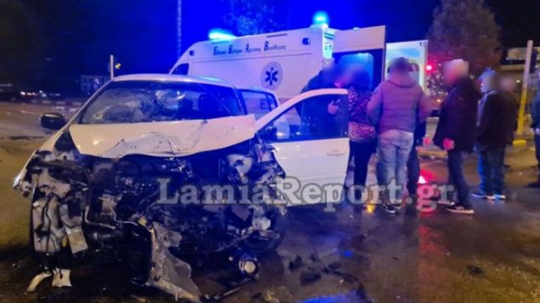 Σοβαρό τροχαίο στην είσοδο της Λαμίας με πέντε τραυματίες