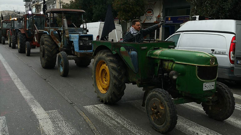 Τρίκαλα: Αγροτικό συλλαλητήριο με τρακτέρ