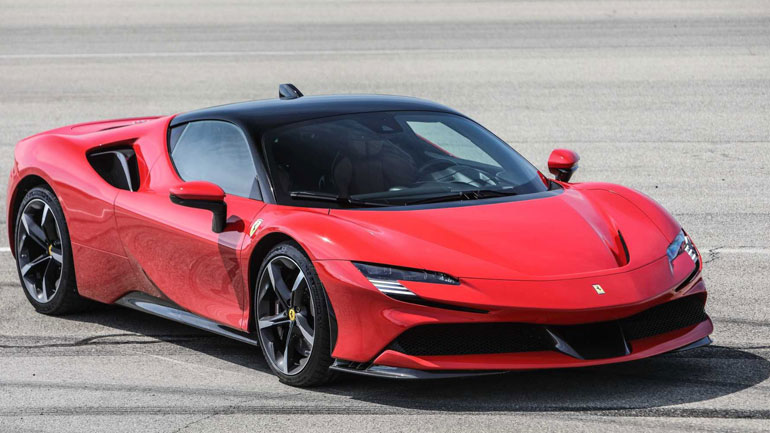 Η Ferrari βρήκε τρόπο να κάνει τα ηλεκτρικά της αυτοκίνητα να ακούγονται σαν βενζινοκίνητα