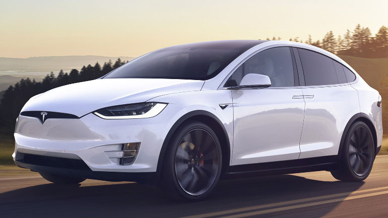 Η κίνηση του Έλον Μασκ με την οποία ανοίγει πόλεμο σε όλες τις αυτοκινητοβιομηχανίες