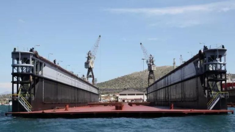 Τραυματισμός εργάτη, σε υπό επισκευή επιβατηγό πλοίο σε ναυπηγείο στο Πέραμα