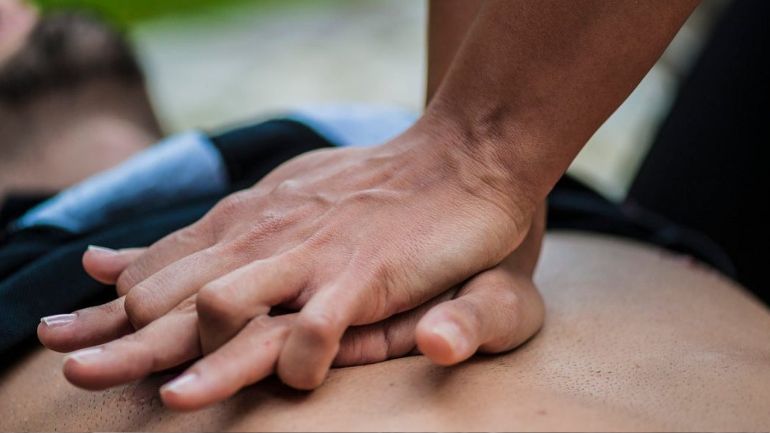 Πάτρα: Σωτήρια επέμβαση φοιτήτριας για ηλικιωμένο που υπέστη ανακοπή Πάτρα: Σωτήρια επέμβαση φοιτήτριας για ηλικιωμένο που υπέστη ανακοπή