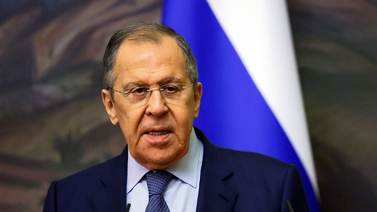 Λαβρόφ: Η Δύση διεξάγει «αληθινό πόλεμο» κατά της Ρωσίας στην Ουκρανία