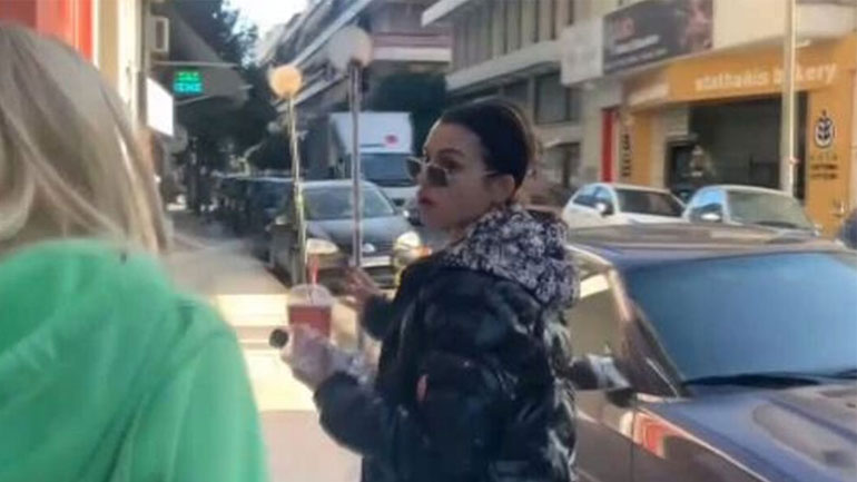 Ελευθερία Ελευθερίου: Η αντίδρασή της on camera μετά τα φιλιά Καρολίνας και Μάριου Πρίαμου