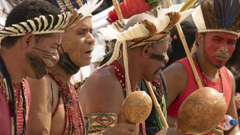 Έρευνα για γενοκτονία των ιθαγενών της Βραζιλίας, μετά τον θάνατο 100 παιδιών Γιανομάμι κάτω των 5 ετών σε ένα χρόνο