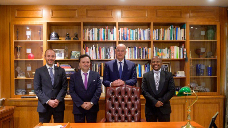 Ο Ν. Δένδιας επισκέφτηκε το Ίδρυμα Ν. Μαντέλα, τον ελληνικό αθλητικό σύλλογο Corinthians και το ελληνικό σχολείο SAHETI