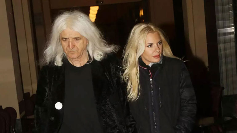 Αννίτα Πάνια: «Ο Νίκος Καρβέλας μου την έπεσε από το τηλέφωνο»