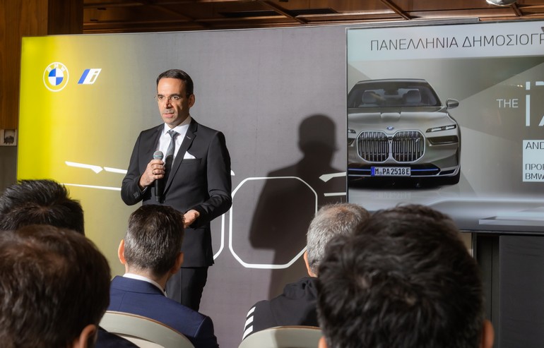 O Πρόεδρος και Διευθύνων Σύμβουλος του BMW Group Hellas, Andreas Sieben 