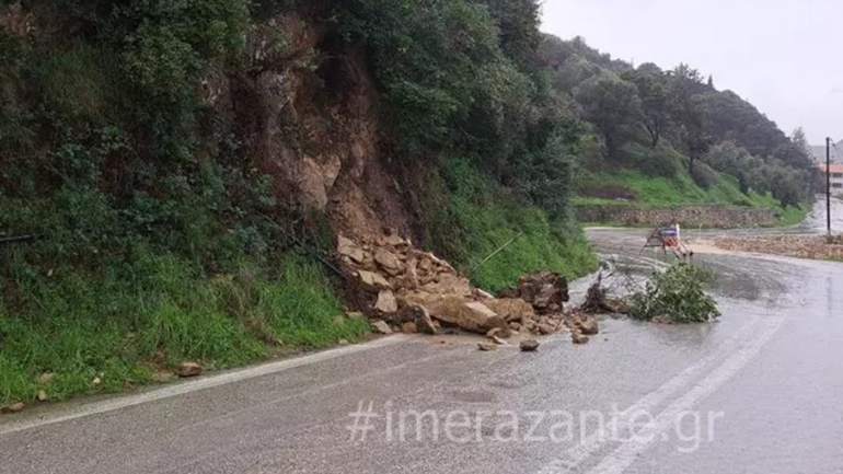 Προβλήματα στη Ζάκυνθο από την κακοκαιρία – Κλειστοί δρόμοι και κατολισθήσεις