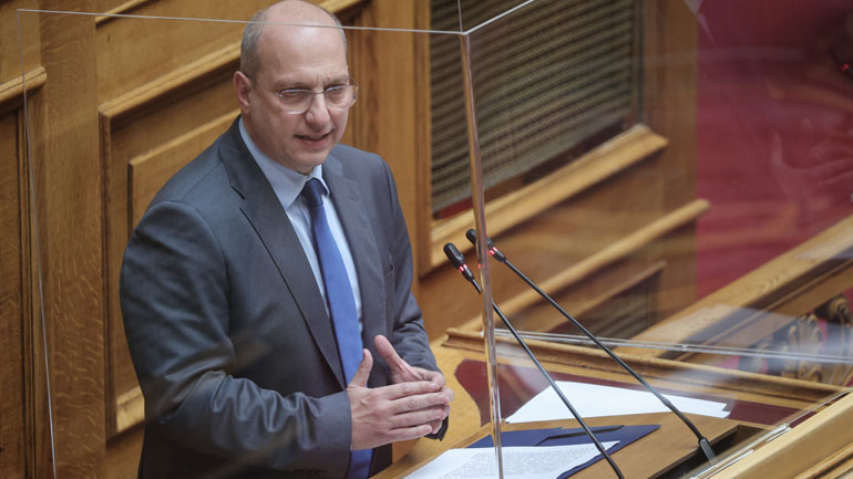 Οικονόμου: Μάταιο, υποκριτικό και με ψέματα το έργο που σκηνοθετεί και ανεβάζει ο κ. Τσίπρας