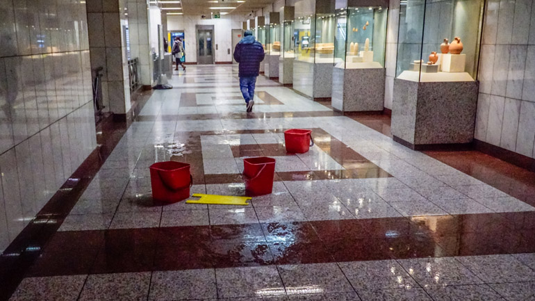 Η κακοκαιρία «δοκίμασε» τις αντοχές των πολιτών στα Μέσα Μαζικής Μεταφοράς