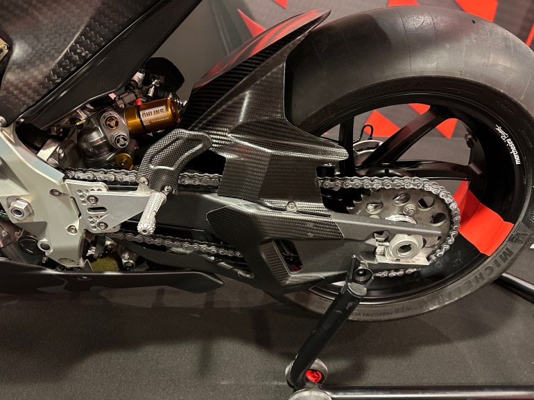 Ohlins ανάρτηση και ψαλίδι αλουμινίου