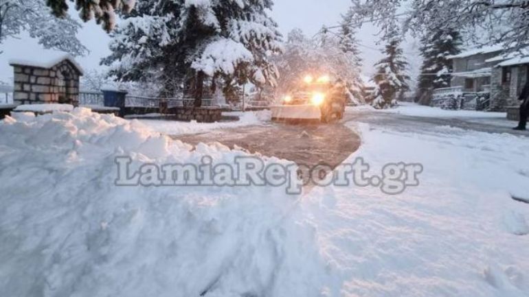 Φθιώτιδα: Πολύ χιόνι στα χωριά της Υπάτης