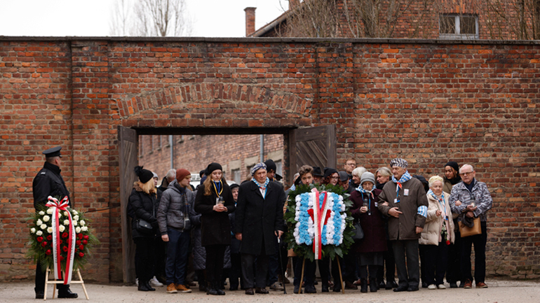 Ποτέ ξανά Ολοκαύτωμα: Ημέρα μνήμης στη σκιά του πολέμου στην Ουκρανία