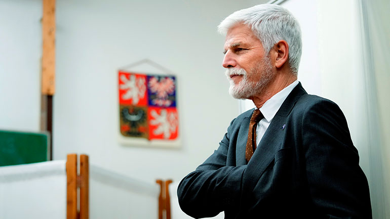 Συνεχίζονται οι προεδρικές εκλογές στην Τσεχία – Το βράδυ του Σαββάτου τα αποτελέσματα