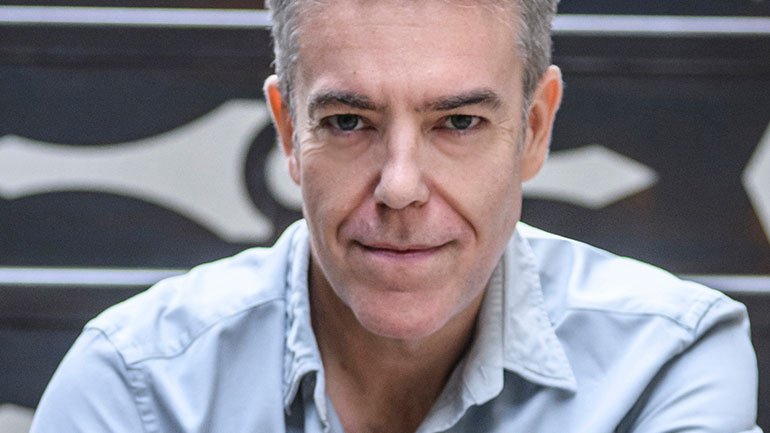 Γιάννης Καλαβριανός: «Πάντα οι άνθρωποι θα ζούνε μεγάλα πάθη» Γιάννης Καλαβριανός: «Πάντα οι άνθρωποι θα ζούνε μεγάλα πάθη»