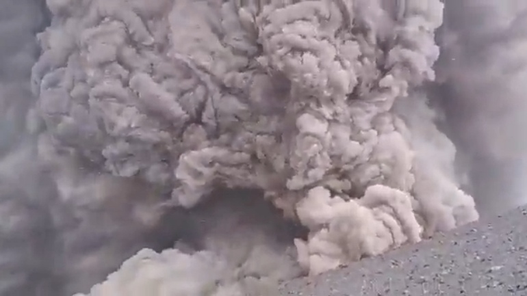 Χιλή: Οι αρχές αύξησαν το επίπεδο συναγερμού για το ηφαίστειο Λασκάρ