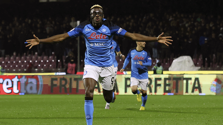 «Καλπάζει» προς τον τίτλο η Νάπολι, 2-1 τη Ρόμα