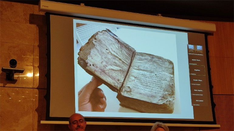 Η Βιβλιοθήκη του Αριστοτελείου Πανεπιστημίου συντηρεί μια σπάνια συλλογή  χειρογράφων