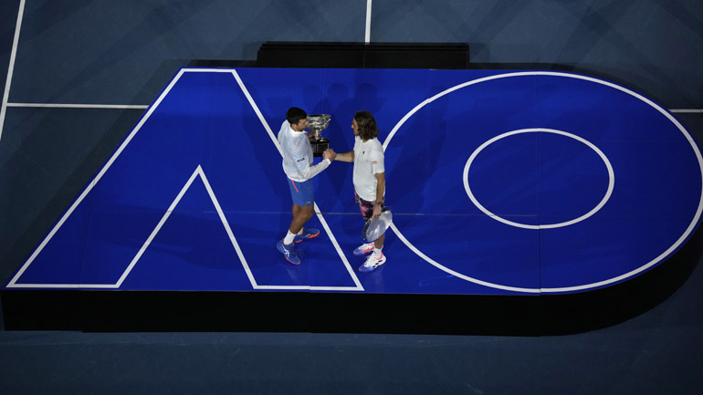 Tένις: Ανέβηκε στο Νο 3 της παγκόσμιας κατάταξης ο Τσιτσιπάς – Στην κορυφή ο Τζόκοβιτς