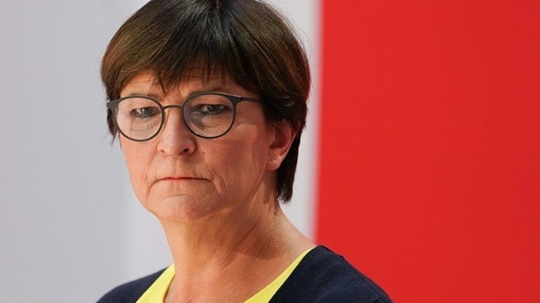 Γερμανία: Η επικεφαλής του SPD αποφεύγει να αποκλείσει ρητώς τις παραδόσεις μαχητικών αεροσκαφών