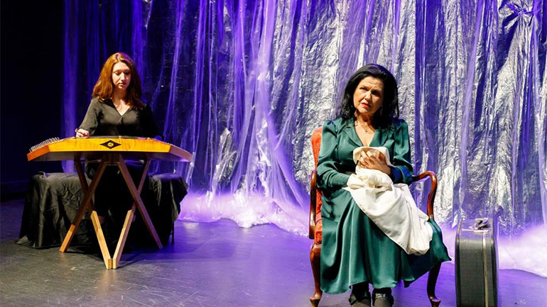 «Τα λουκούμια μες στο βάζο» στο θέατρο «Ελεύθερη Έκφραση»