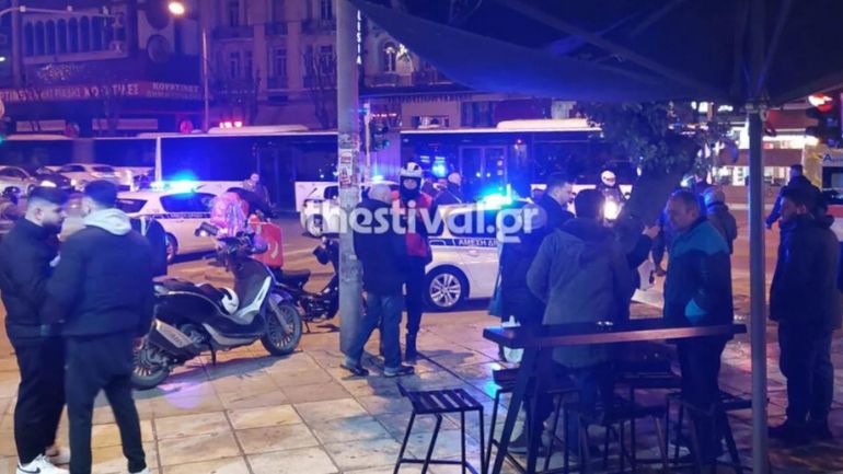 Αιματηρό επεισόδιο στη Θεσσαλονίκη: Τον κάρφωσε με αιχμηρό αντικείμενο μέσα σε κουρείο