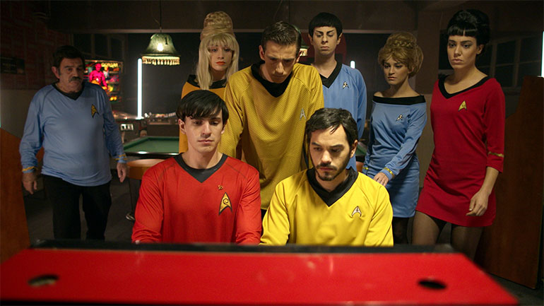 «Τα καλύτερά μας χρόνια»: «Εξωγήινοι» επισκέπτες αναστατώνουν τη γειτονιά του Γκύζη!