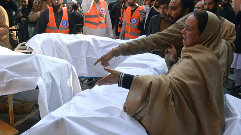 Στους 33 έφτασε ο αριθμός των νεκρών της επίθεσης σε κατάμεστο τζαμί στο Πακιστάν