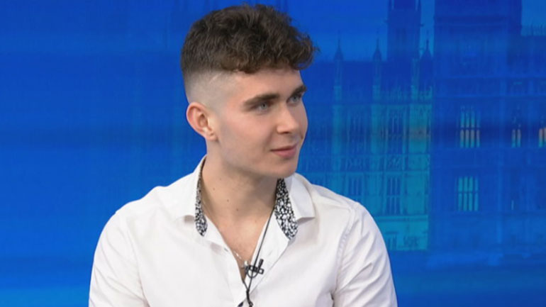 Eurovision 2023: Την Ελλάδα θα εκπροσωπήσει ο 16χρονος Βίκτωρ Βερνίκος με το τραγούδι «What they say»