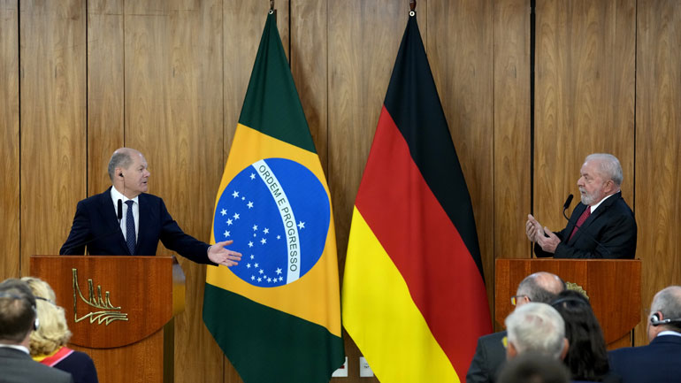 Σολτς: Δεν μπορεί να επιβληθεί καμία συμφωνία ειρήνης στους Ουκρανούς