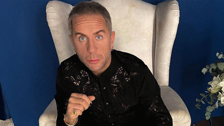 Ο Γιώργος Μαζωνάκης μεταμορφώθηκε σε…Αλίκη Βουγιουκλάκη! Δείτε το βίντεο