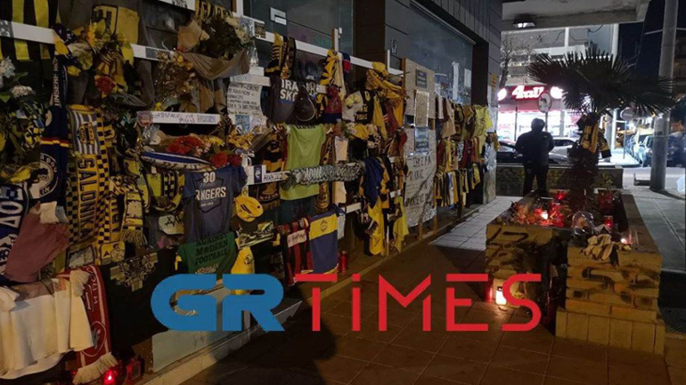 Λουλούδια και κεριά στο σημείο δολοφονίας του Άλκη – Οι εκδηλώσεις μνήμης για τη θλιβερή επέτειο