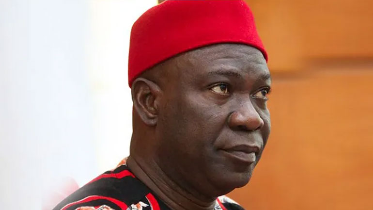 Λονδίνο: Στο εδώλιο Νιγηριανός γερουσιαστής που επιχείρησε να αφαιρέσει το νεφρό νεαρού για να το μεταμοσχεύσει στην κόρη του