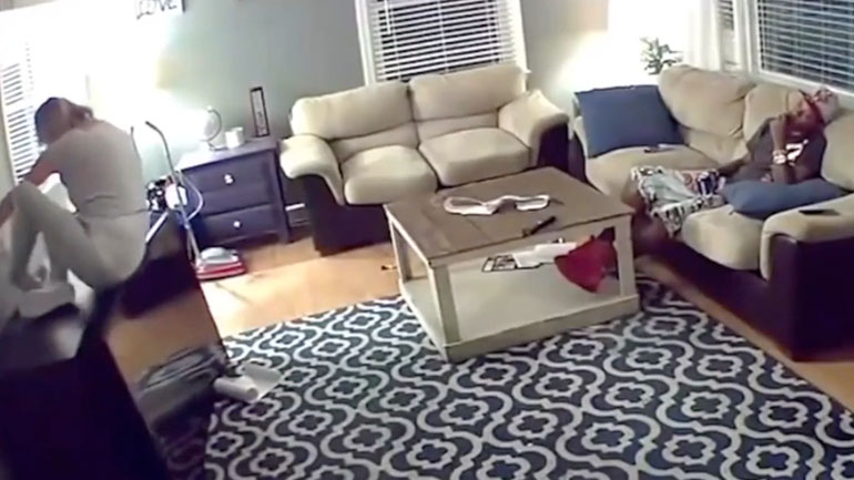 Εγκατάσταση καινούργιας τηλεόρασης στο σαλόνι -fail