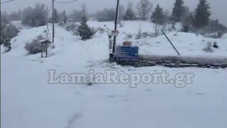 Ισχυρή χιονόπτωση στη Δυτική Φθιώτιδα και την Ευρυτανία