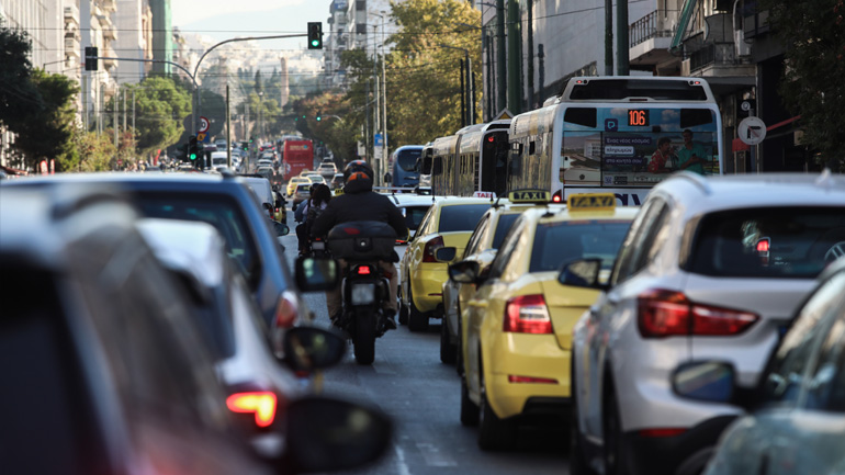 Τροχαίο ατύχημα με 4 οχήματα στη λεωφόρο Σχιστού – Προβλήματα στην κυκλοφορία