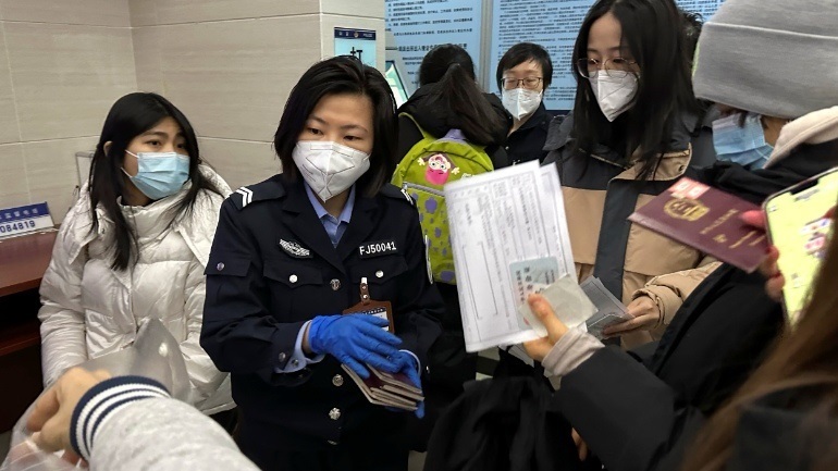 Ο Καναδάς παρατείνει τα υποχρεωτικά τεστ Covid-19 για τους ταξιδιώτες από την Κίνα έως τις 5 Απριλίου