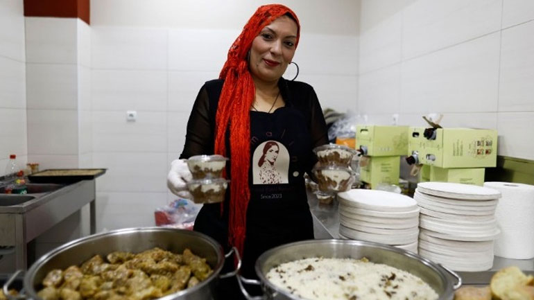 Θεσσαλονίκη: Γεύσεις από τσιγγάνικη κουζίνα πήραν οι επισκέπτες σε Ρομανό εστιατόριο Θεσσαλονίκη: Γεύσεις από τσιγγάνικη κουζίνα πήραν οι επισκέπτες σε Ρομανό εστιατόριο