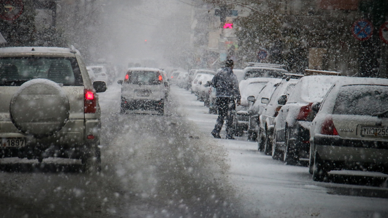 Χιονίζει στον Βόλο και στο Πήλιο – Απαγορευτικό απόπλου για Σποράδες