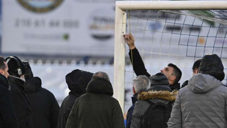 Οριστική αναβολή στο παιχνίδι Aτρόμητος-ΑΕΚ λόγω προβλήματος με το ύψος του δοκαριού σε μία από τις δύο εστίες!