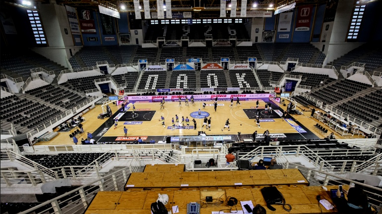 Θεσσαλονίκη: Πτώση κάμεραμαν από μεγάλο ύψος στο PAOK SPORTS ARENA-Δεν εμπνέει ανησυχία η κατάσταση της υγείας του