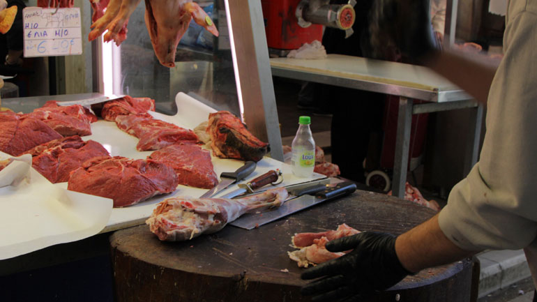 Συνοικιακό κρεοπωλείο ψηφίζει το 70% των Ελλήνων καταναλωτών Συνοικιακό κρεοπωλείο ψηφίζει το 70% των Ελλήνων καταναλωτών