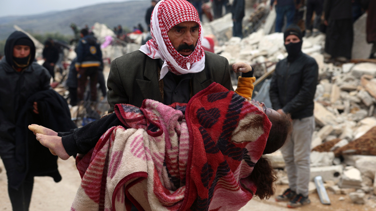 Στους 810 οι νεκροί στη Συρία, χιλιάδες οι τραυματίες – Εκτός λειτουργίας το διυλιστήριο της Μπανιάς