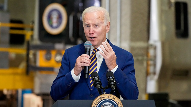 Στο 41% η δημοτικότητα του προέδρου Μπάιντεν, στο χαμηλότερο επίπεδο της θητείας του