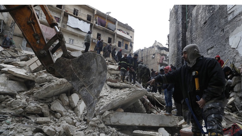 Αλλεπάλληλα κύματα σεισμοπαθών μεταφέρονται σε τουριστικά κέντρα στις δυτικές ακτές της Τουρκίας