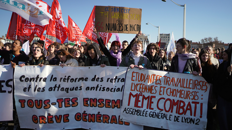 Τα γαλλικά συνδικάτα εξέφρασαν για τρίτη φορά το τελευταίο δεκαπενθήμερο την αντίθεσή τους για το συνταξιοδοτικό