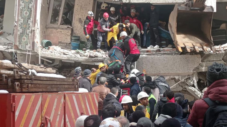 Μαρτυρία για τον σεισμό: «Νόμισα ότι οδηγούσα σε θάλασσα»