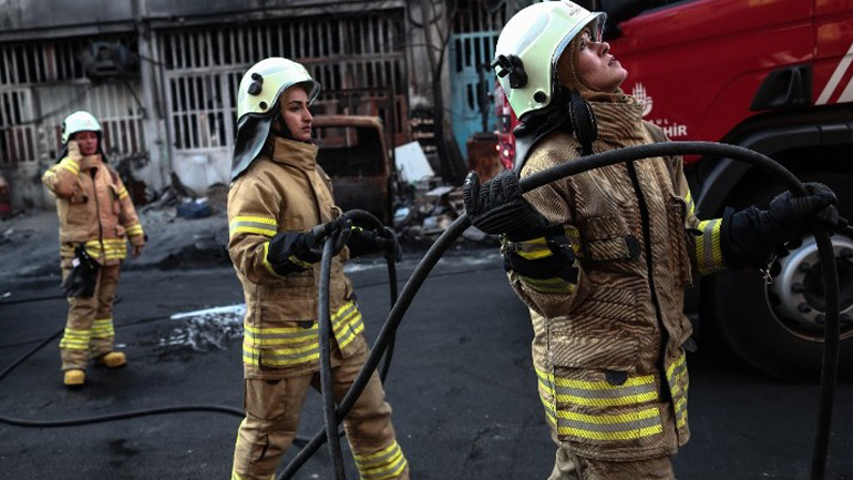 Τουρκία: Αναζωπυρώθηκε η πυρκαγιά στο λιμάνι της Αλεξανδρέττας